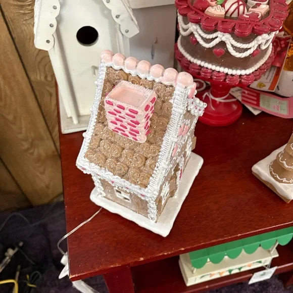 NWT-Gingerbread House Holiday Decoration - Brown and Pink - Picture 5 of 16